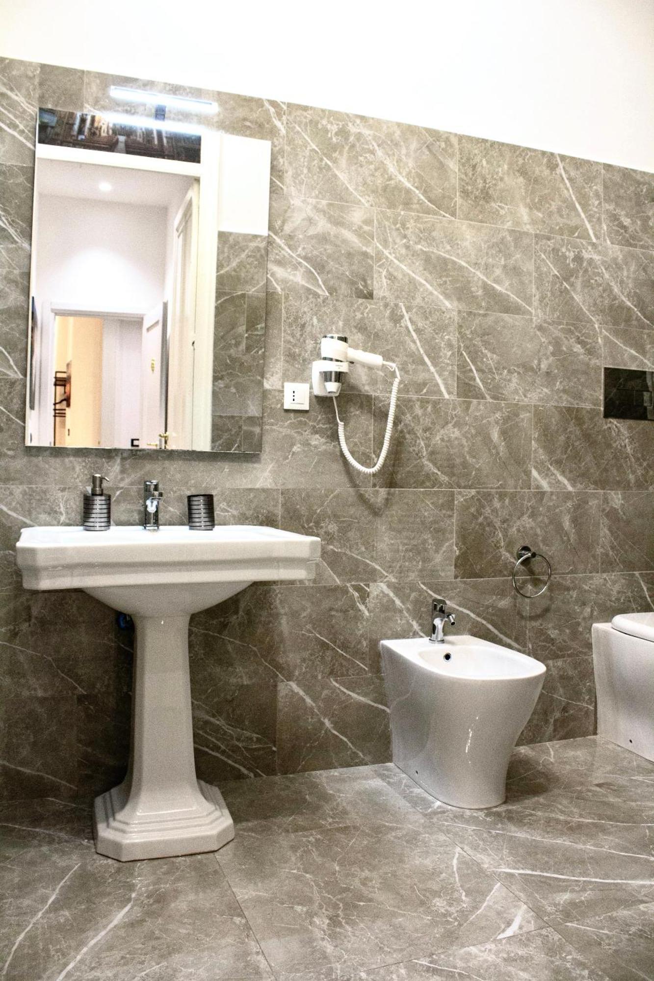 Aristocasa B&B Luxury Rooms ปาแลร์โม ภายนอก รูปภาพ