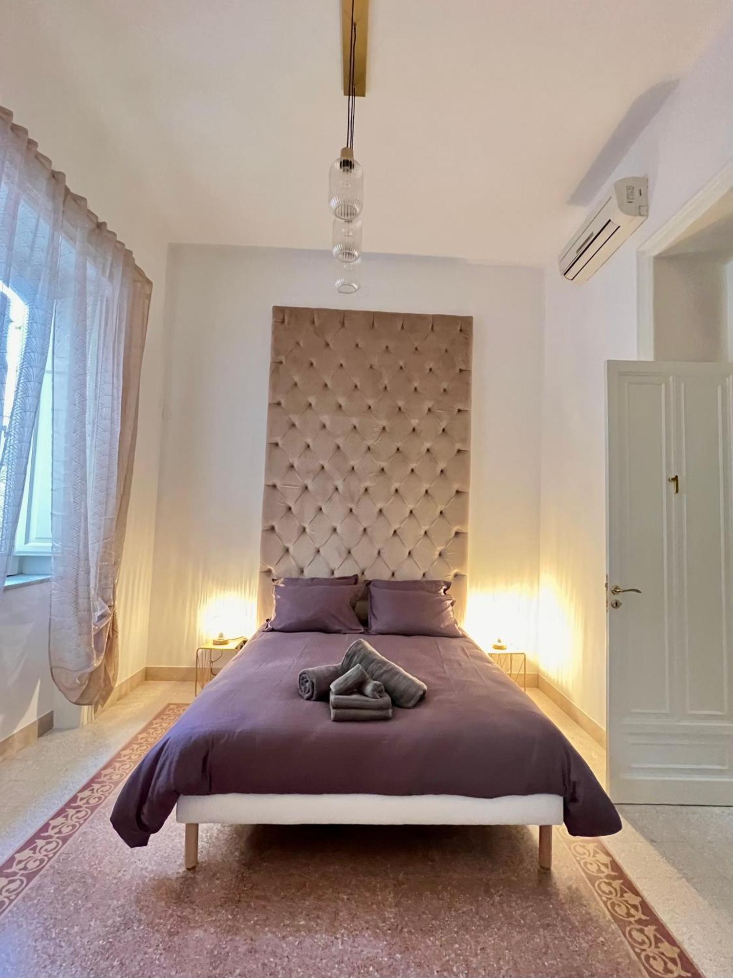 Aristocasa B&B Luxury Rooms ปาแลร์โม ภายนอก รูปภาพ