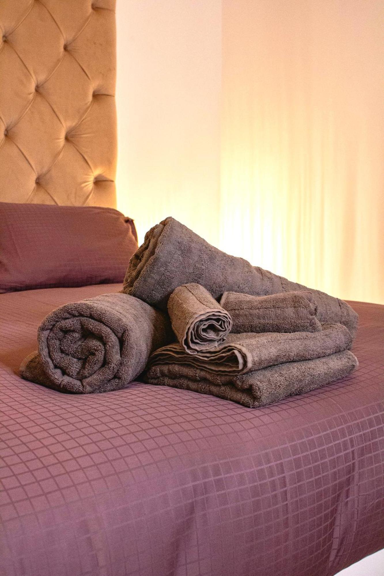 Aristocasa B&B Luxury Rooms ปาแลร์โม ภายนอก รูปภาพ